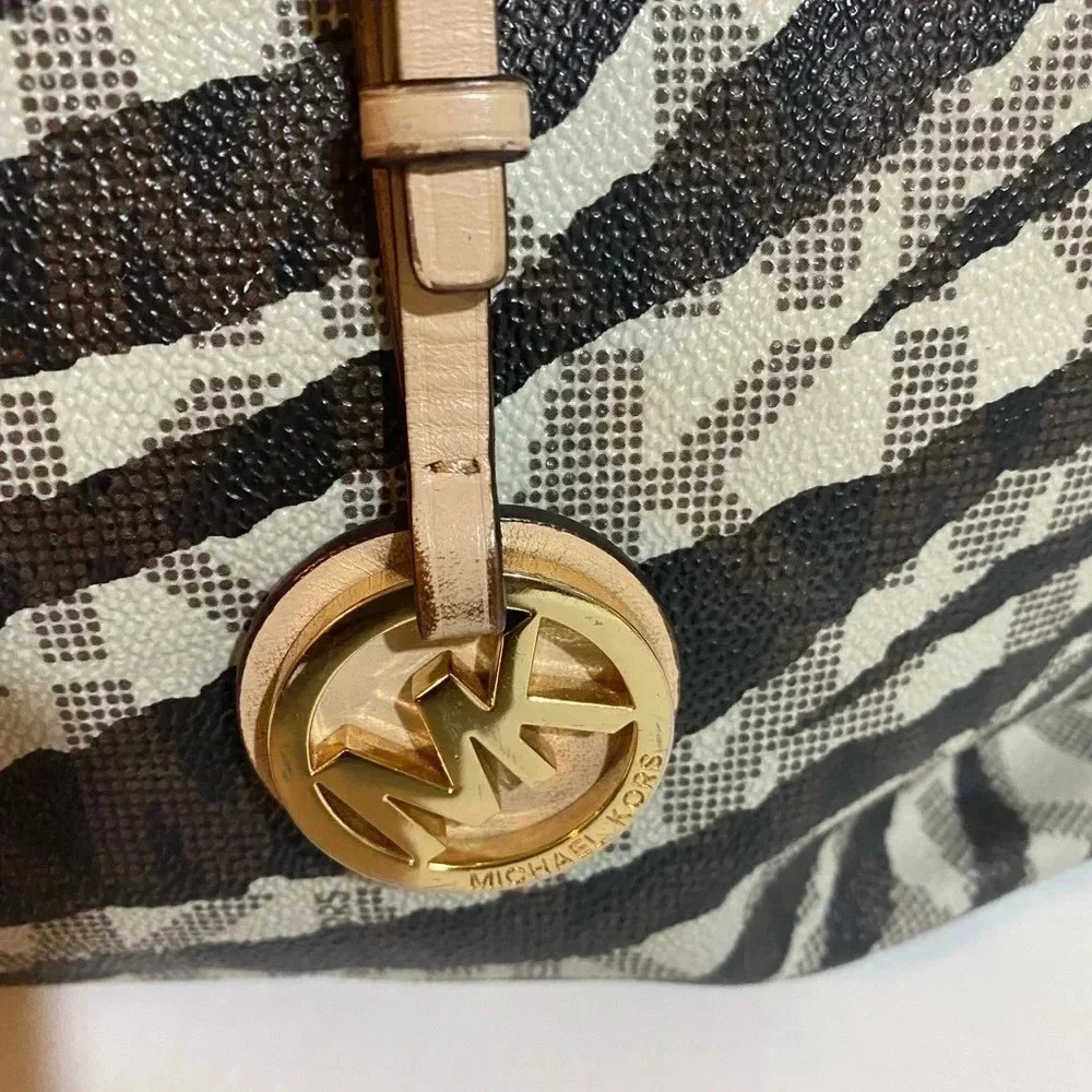 Michael kors print canvas tote handbag - Picture 3 of 13